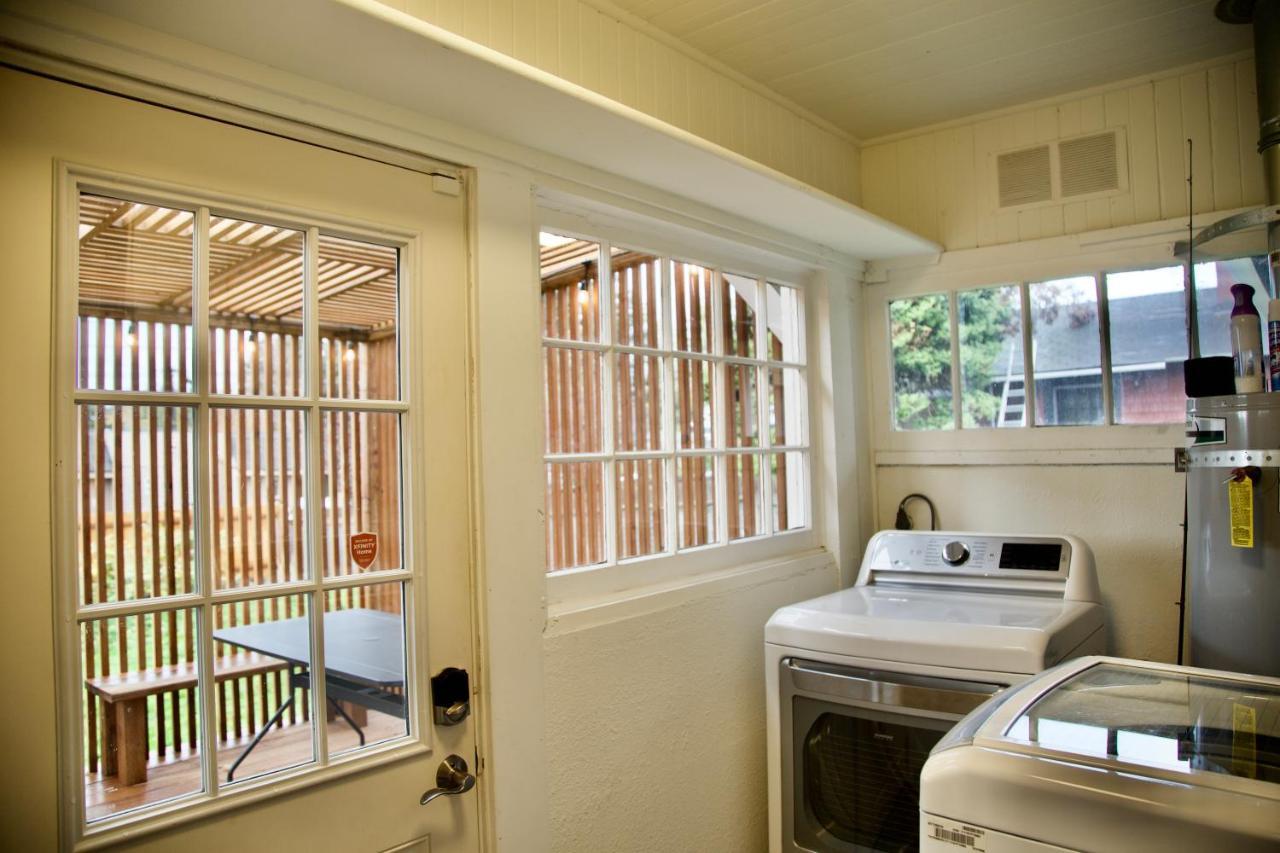 Cozy Home Conveniently Located With King Bed Tacoma Exterior foto